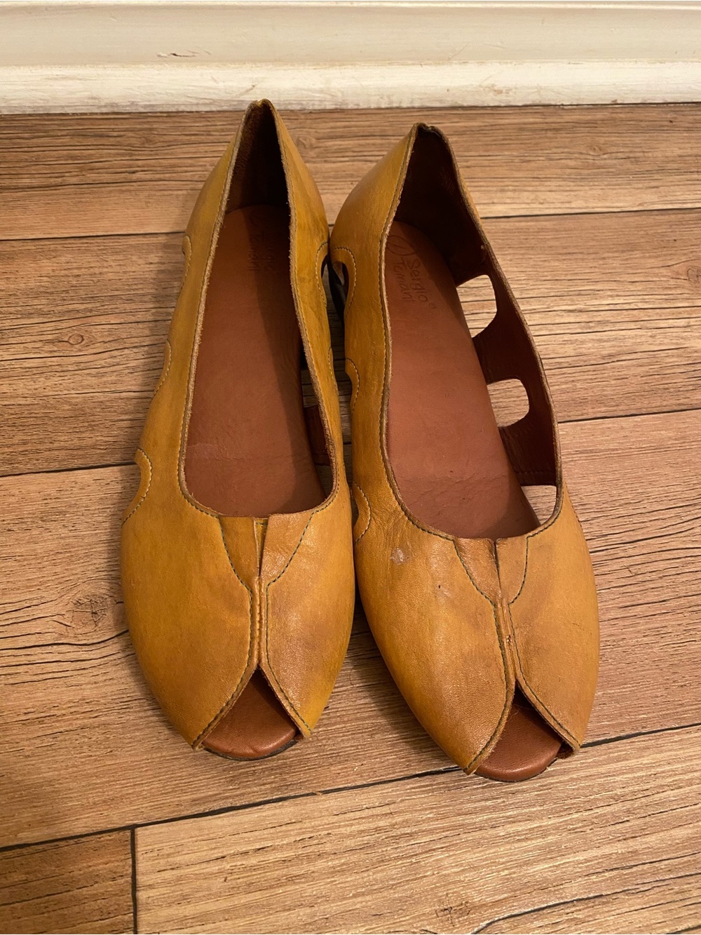 Sergio Tomani Yellow Leather Peep-Toe Flats with Cutout Detail